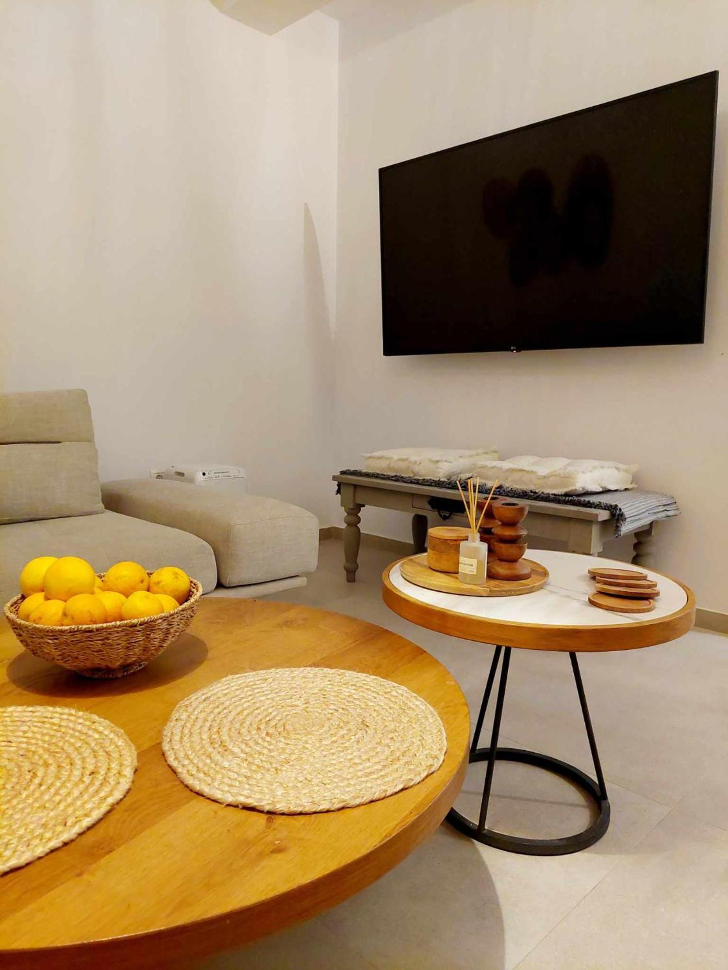 Maya Apartments, Modern And Convenient Apartments With Private Parking スキアトスタウン エクステリア 写真