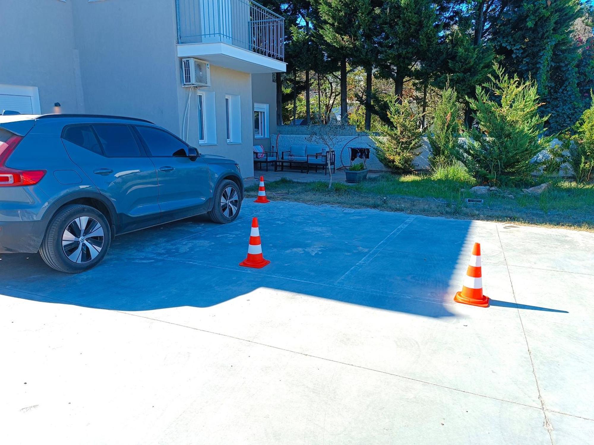Maya Apartments, Modern And Convenient Apartments With Private Parking スキアトスタウン エクステリア 写真